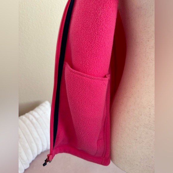 Vineyard Vines bright pink preppy flattering fleece zip-up vest women’s size S. - Picture 7 of 14